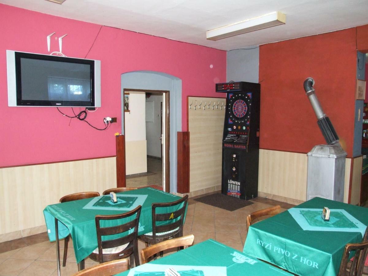 Hostinec Na Návsi Javorník Exterior foto